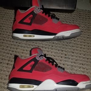 Air Jordan Retro 4 "Toro Bravo"